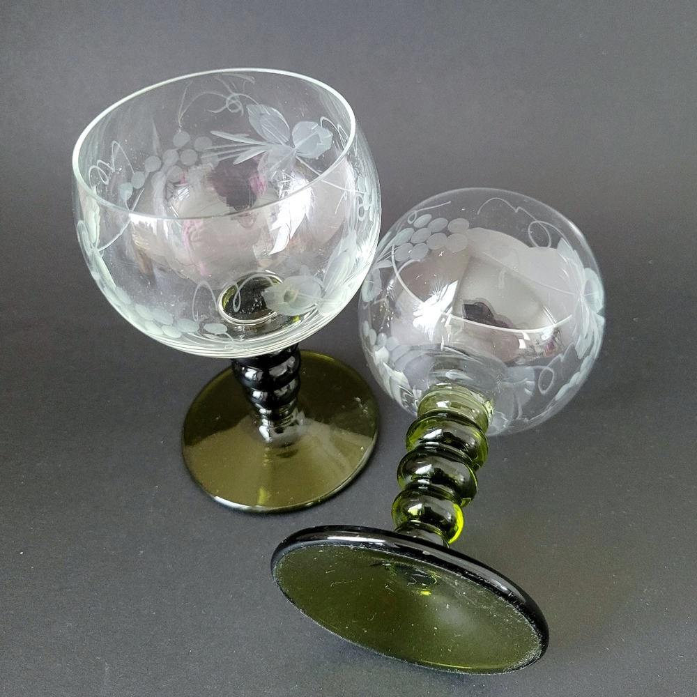 VTG olive green stemmed wine glasses, etched Roemer glasses, Alsace wine glasses